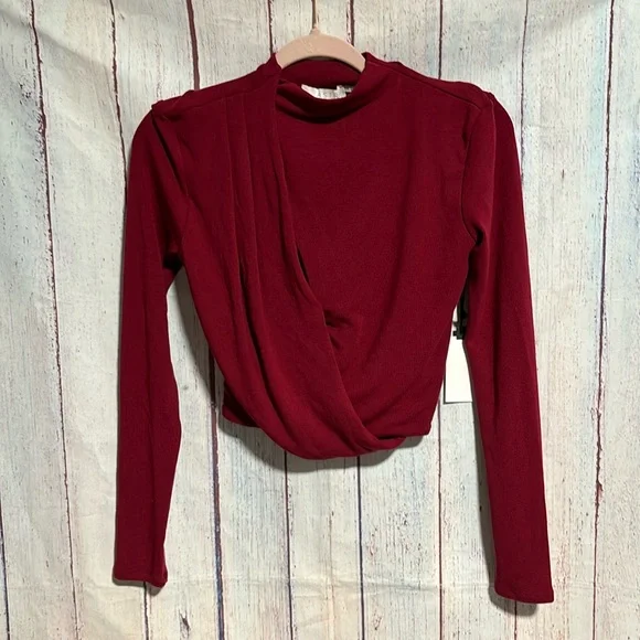 NWT ASTR Asymmetrical Pleated Cutout Mock Neck Top - Picture 4 of 11